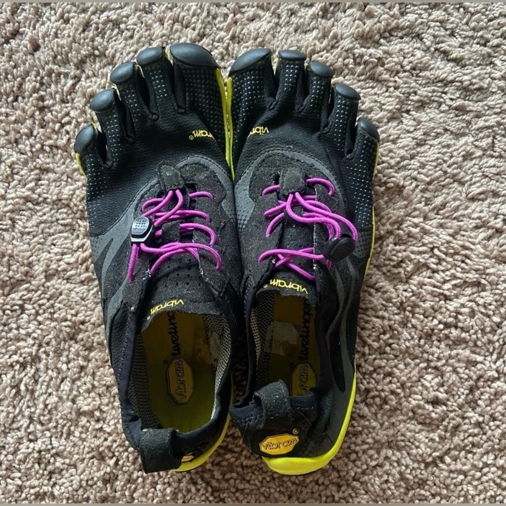 Vibram FiveFingers Bikila EVO - Women's Black/Yellow/Magenta, 40